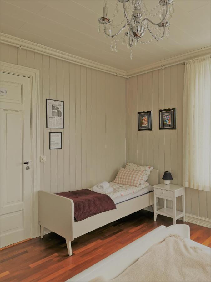 Sakrisøy Gjestegård - Solbakken Anno 1880 Gjestgiverier *